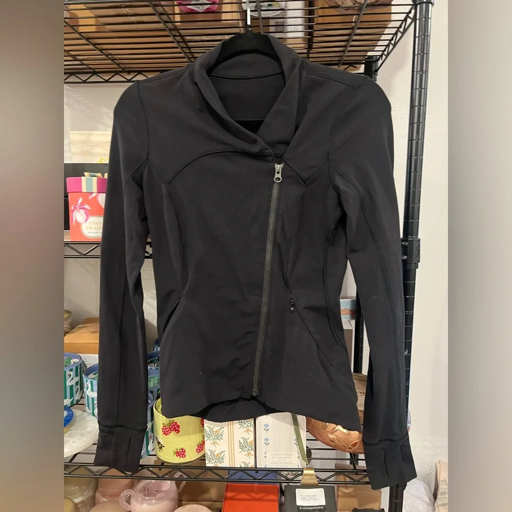 Lululemon Precision Jacket, Sz 6 - Picture 6 of 7